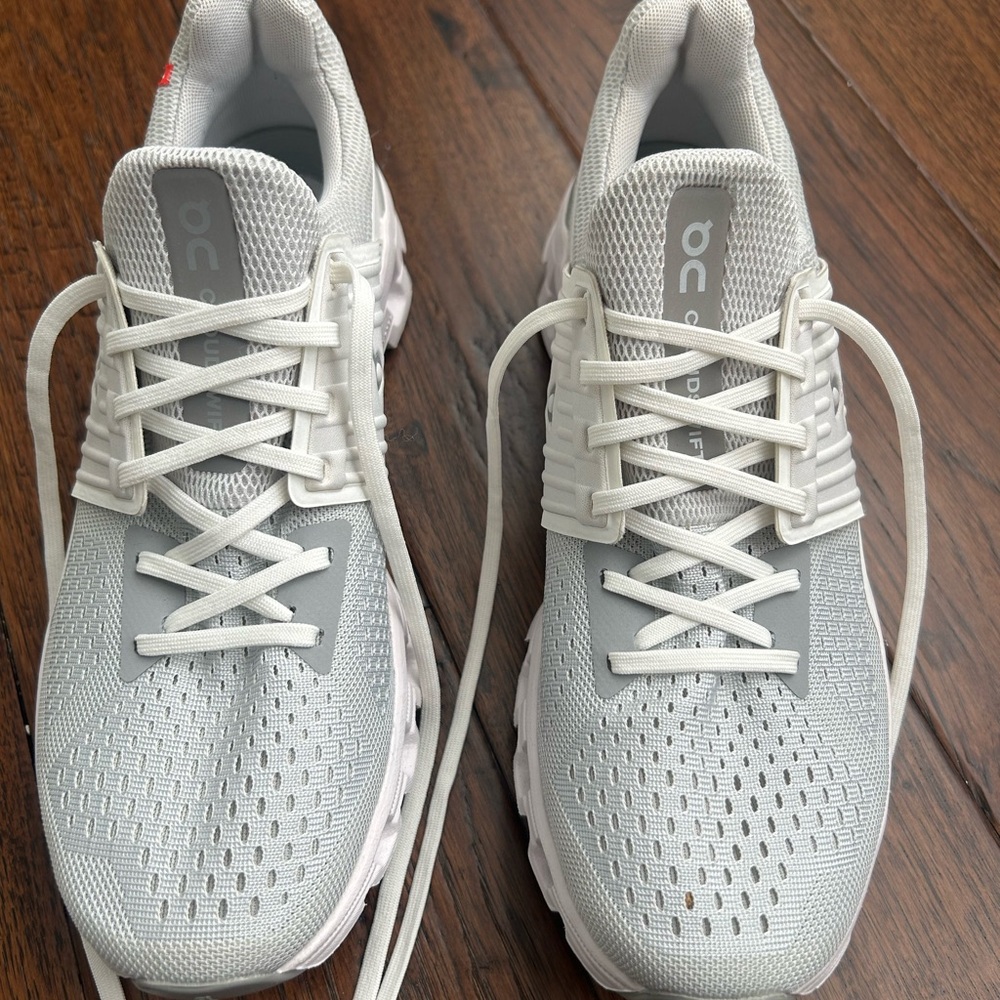 On Cloud White and Gray Athletic Sneakers Size 9.5